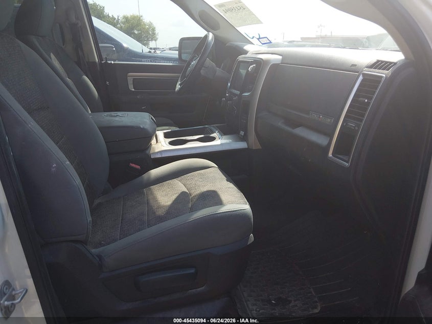 2016 RAM 1500 auction photo 5