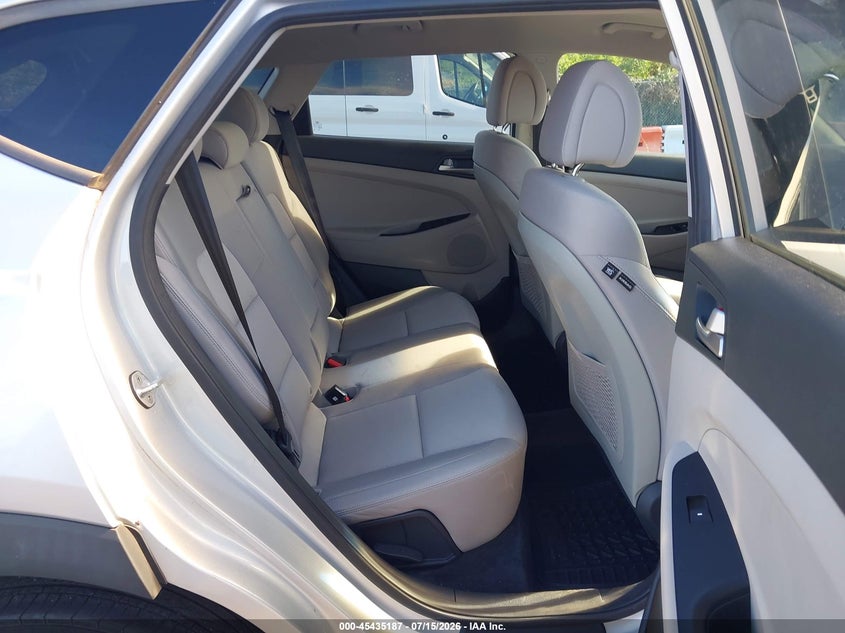 2018 Hyundai Tucson Se VIN: KM8J23A41JU700570 Lot: 45435187