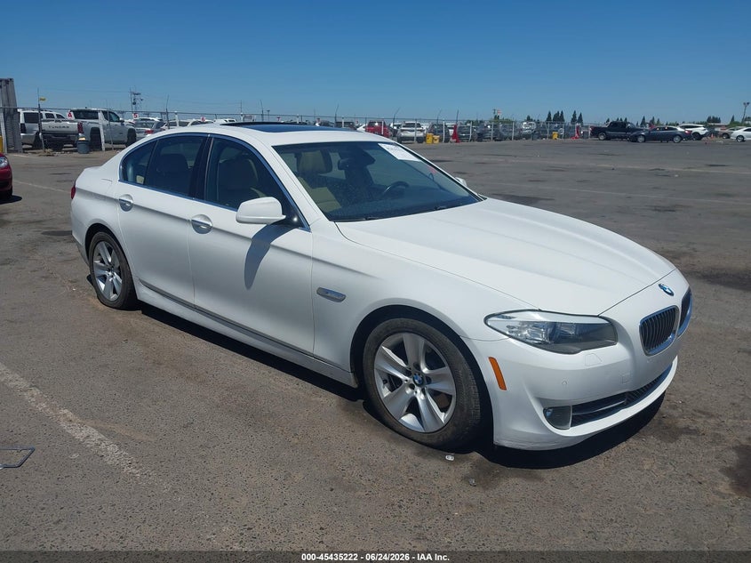 Vin: wbafr1c53bc672789, lot: 45933322, bmw 528i 2011 img_1