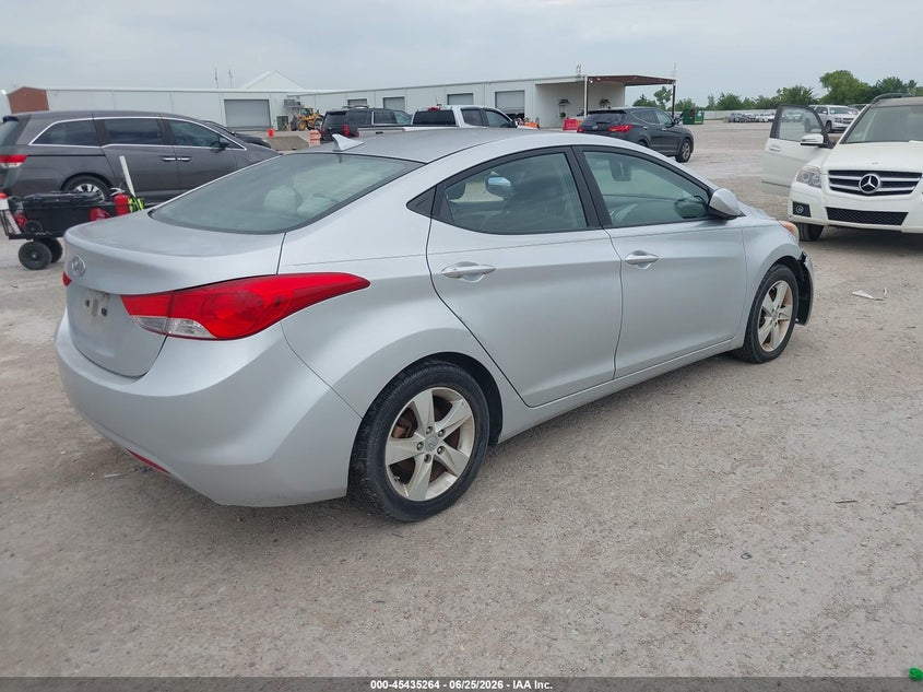 2012 HYUNDAI ELANTRA auction photo 4