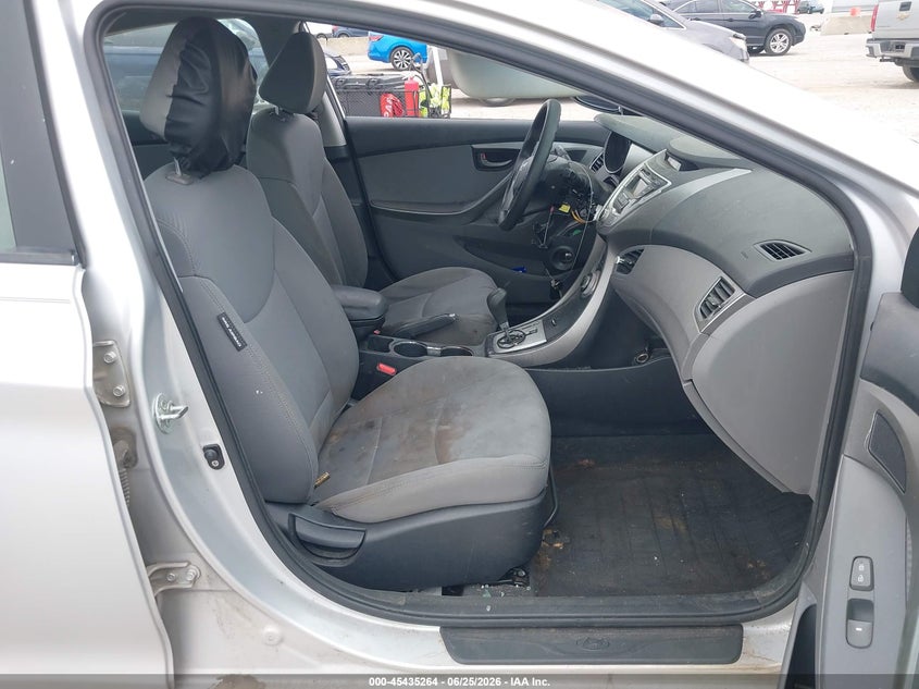 2012 HYUNDAI ELANTRA auction photo 5