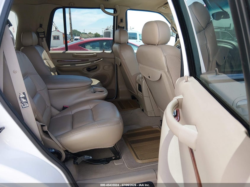 2000 Lincoln Navigator VIN: 5LMFU28A7YLJ40413 Lot: 45435504