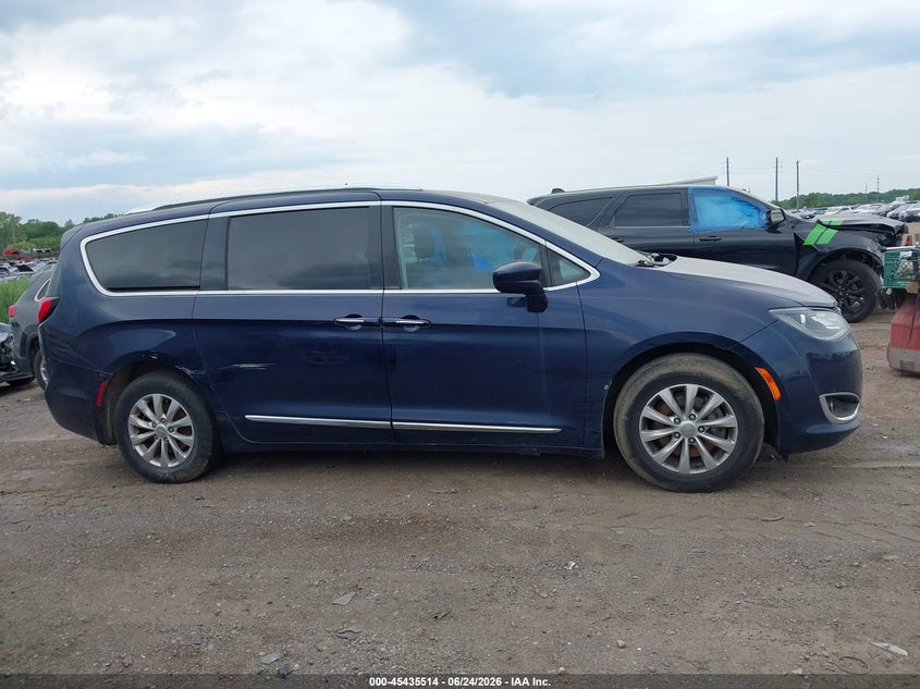 CHRYSLER PACIFICA - zdjęcie 13