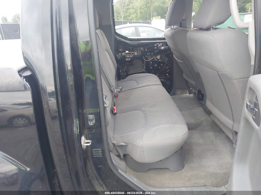 2017 NISSAN FRONTIER auction photo 8