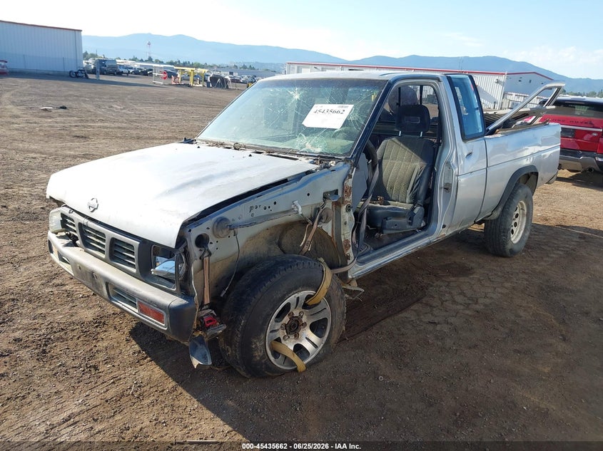1993 NISSAN TRUCK auction photo 2