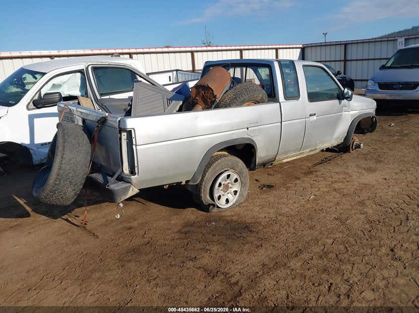 1993 NISSAN TRUCK auction photo 4
