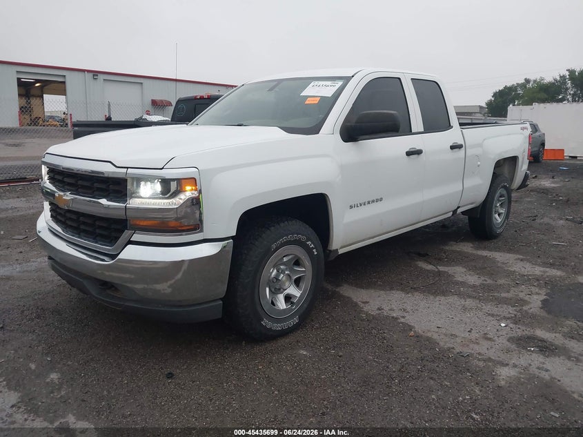 2019 CHEVROLET SILVERADO 1500 LD auction photo 2