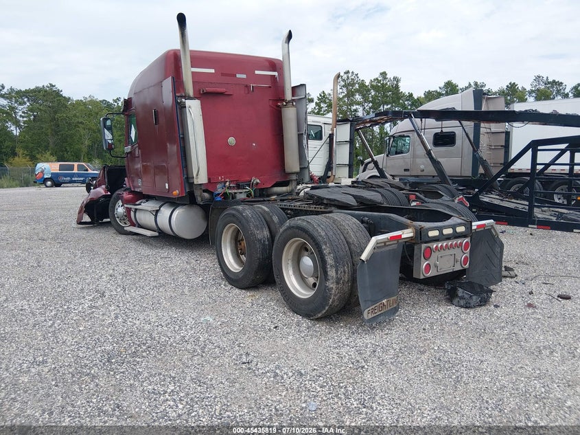 2007 FREIGHTLINER CONVENTIONAL auction photo 3
