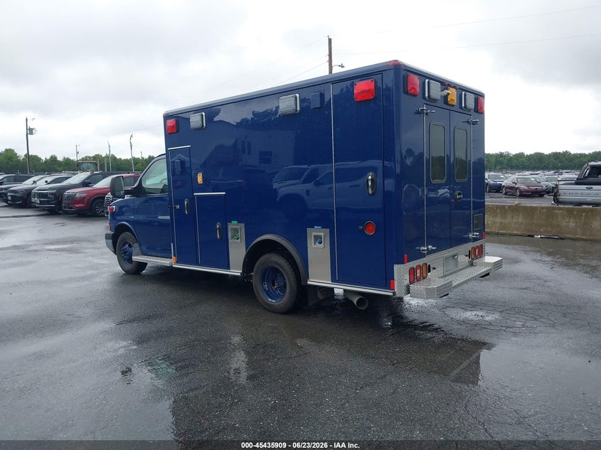 2013 CHEVROLET EXPRESS CUTAWAY auction photo 3