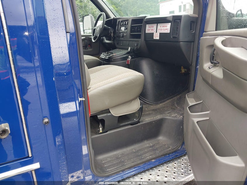 2013 CHEVROLET EXPRESS CUTAWAY auction photo 5
