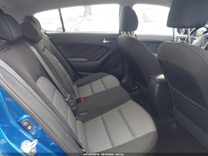 2015 KIA FORTE auction photo 8