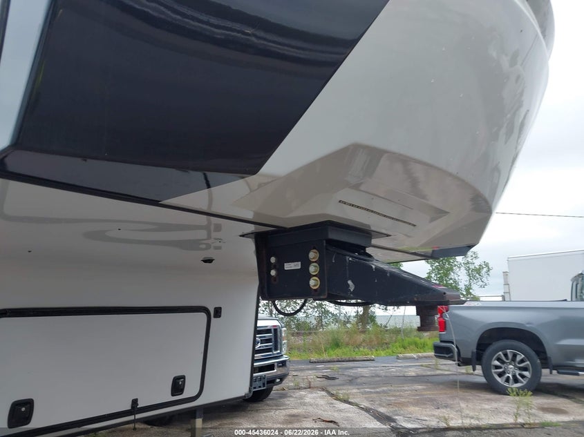 2023 FOREST RIVER SIERRA 3440BH 5TH WHL TRAVEL TRAILER auction photo 7