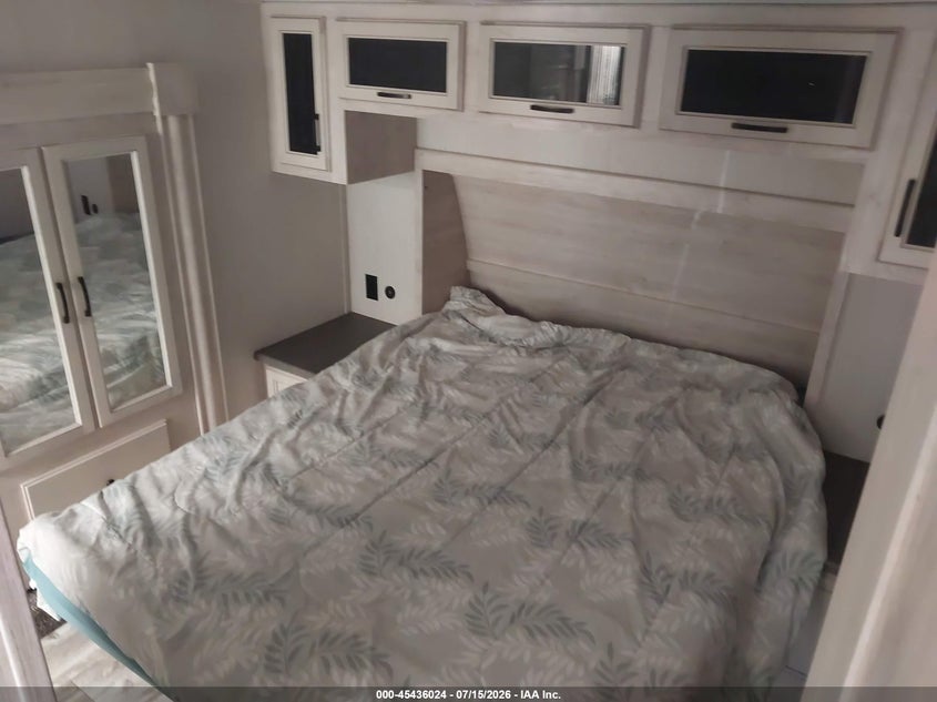 2023 FOREST RIVER SIERRA 3440BH 5TH WHL TRAVEL TRAILER auction photo 8