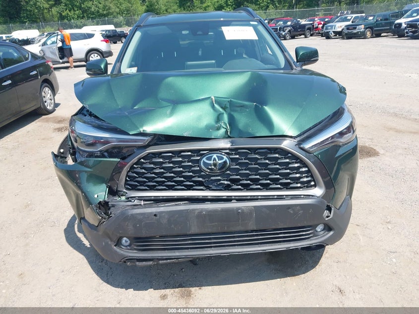 2022 Toyota Corolla Cross Xle VIN: 7MUDAABG7NV011604 Lot: 45436092