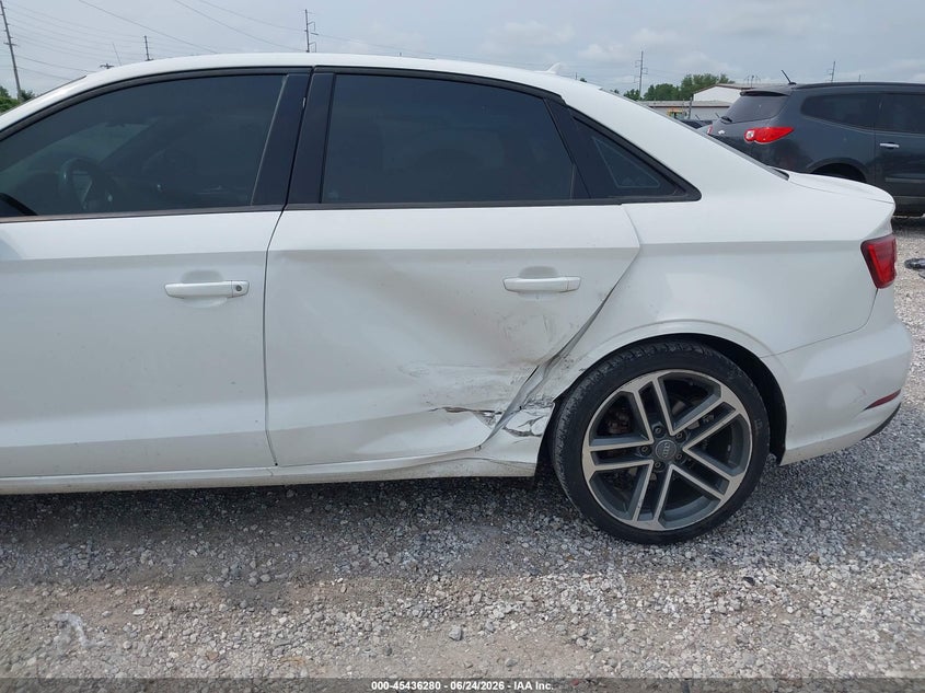VIN WAUAUGFFXH1032597 2017 AUDI A3 PREMIUM