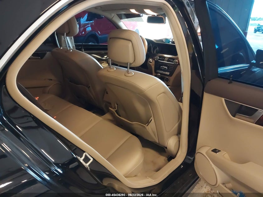 MERCEDES-BENZ C 250 2014 VIN WDDGF4HB2ER310542