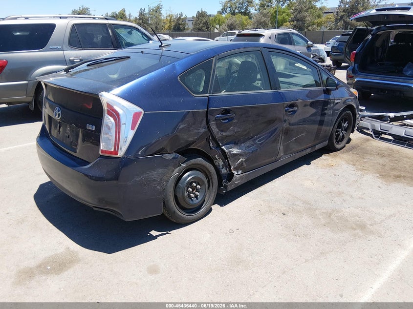 2014 TOYOTA PRIUS auction photo 4