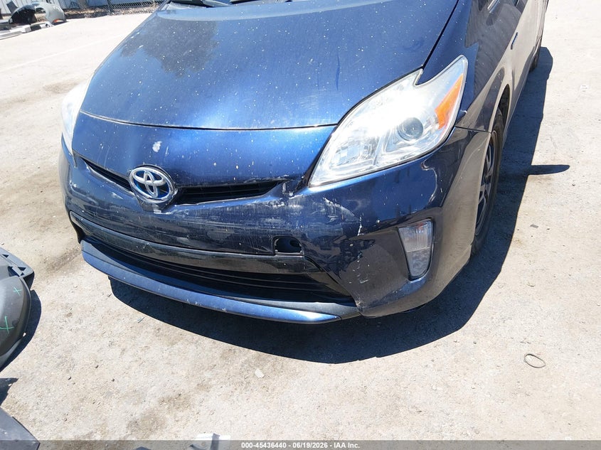 2014 TOYOTA PRIUS auction photo 6