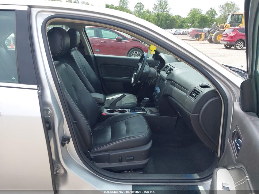 2011 FORD FUSION auction photo 5