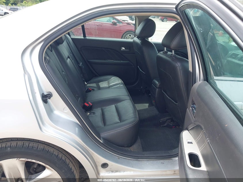 2011 FORD FUSION auction photo 8