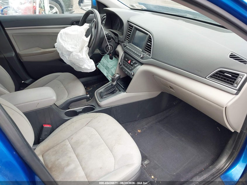 2017 HYUNDAI ELANTRA auction photo 5