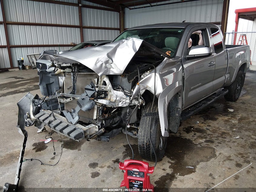 2020 TOYOTA TACOMA auction photo 6