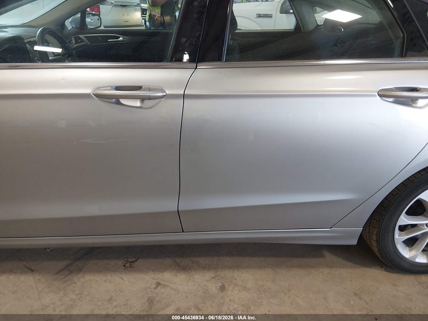 2020 FORD FUSION auction photo 6