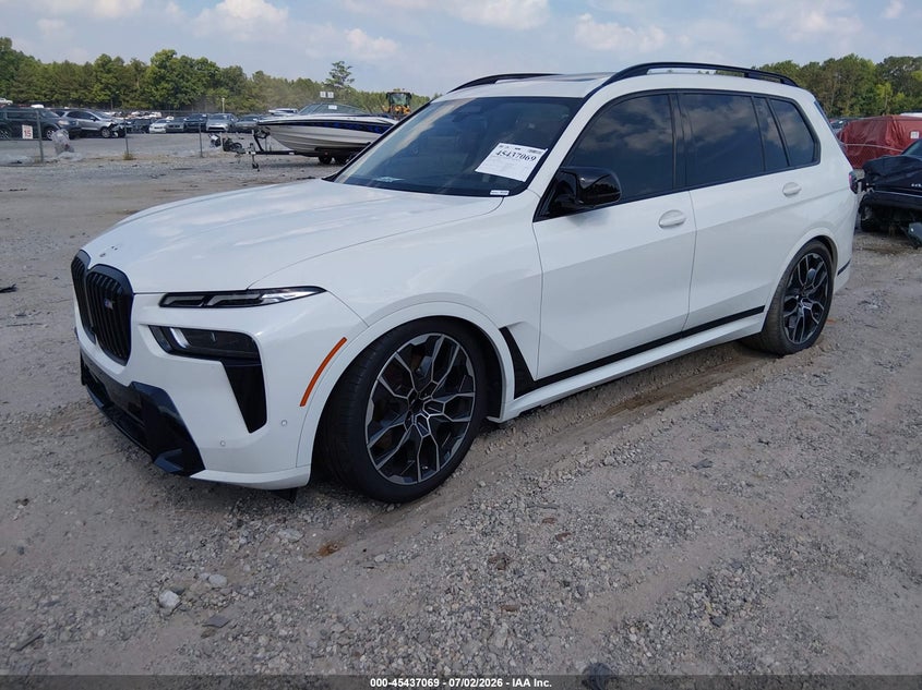 2023 BMW X7 auction photo 2