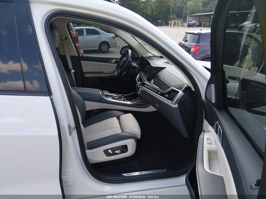 2023 BMW X7 auction photo 5