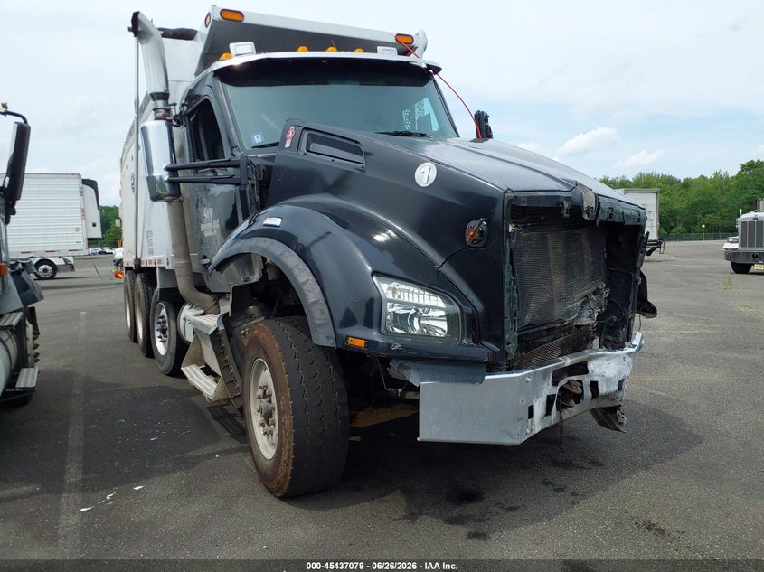 2020 KENWORTH T880