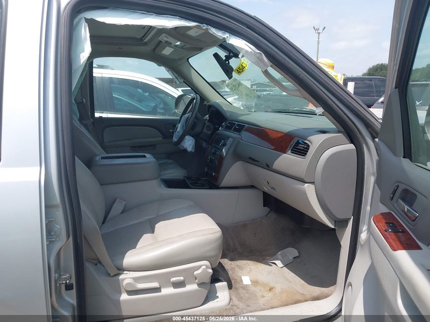 2012 CHEVROLET SUBURBAN auction photo 5