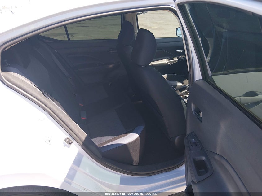 AtlanticExpress - Nissan Versa