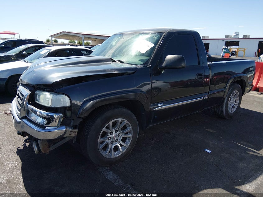 2005 GMC Sierra, Неизвестно, IAAI, VIN 1GTEC14T05Z259338 — фото 2