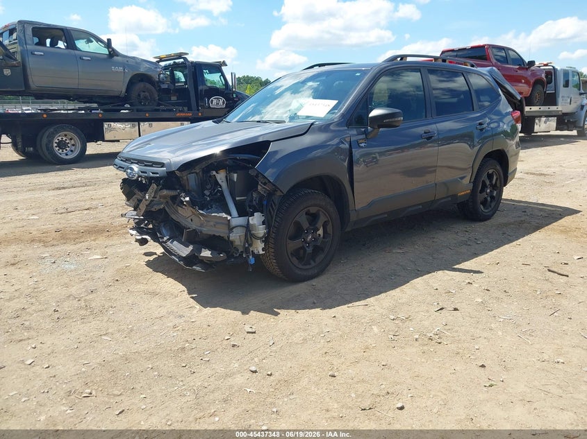 2025 Subaru Forester, Front End, IAAI, VIN JF2SKAJC7SH404291 — photo 2