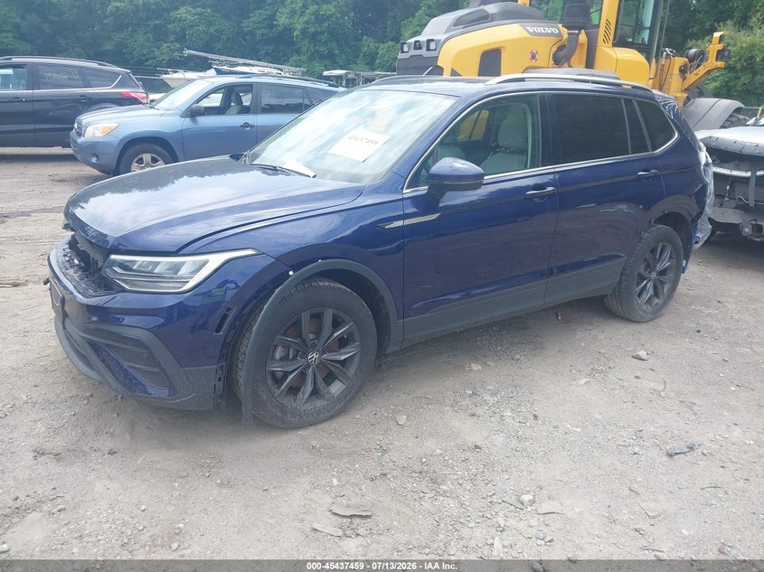 2024 VOLKSWAGEN TIGUAN auction photo 2