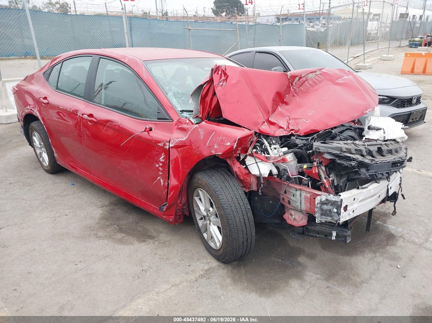TOYOTA CAMRY LE 2025