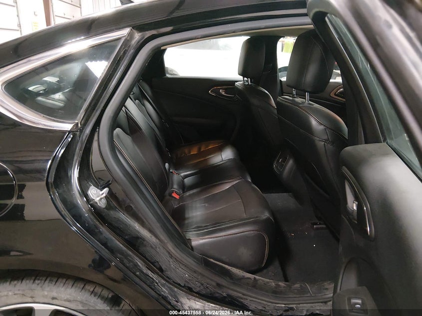 2015 CHRYSLER 200 auction photo 8