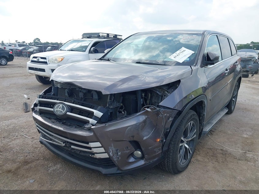 2019 TOYOTA HIGHLANDER auction photo 2