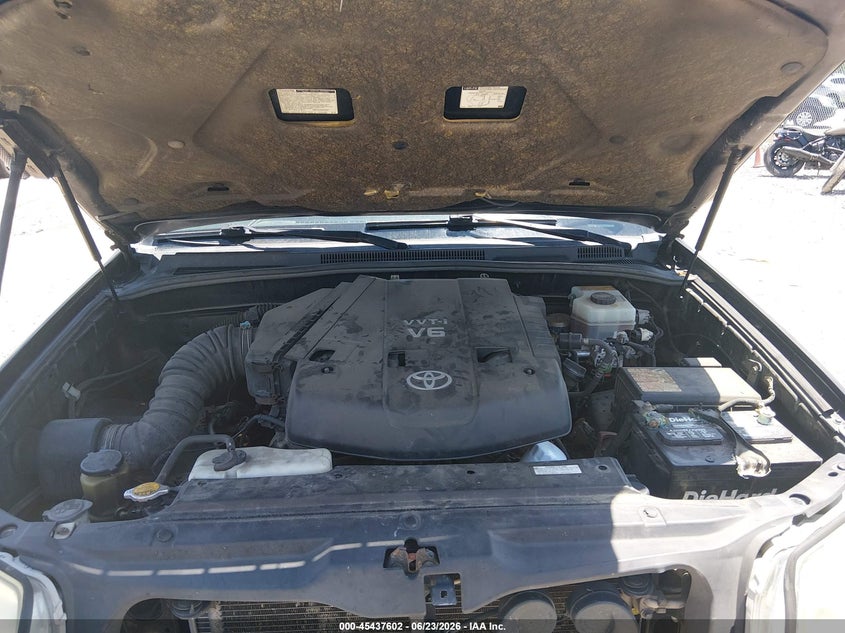 2004 Toyota 4Runner Sr5 V6 VIN: JTEZU14R848016024 Lot: 45437602