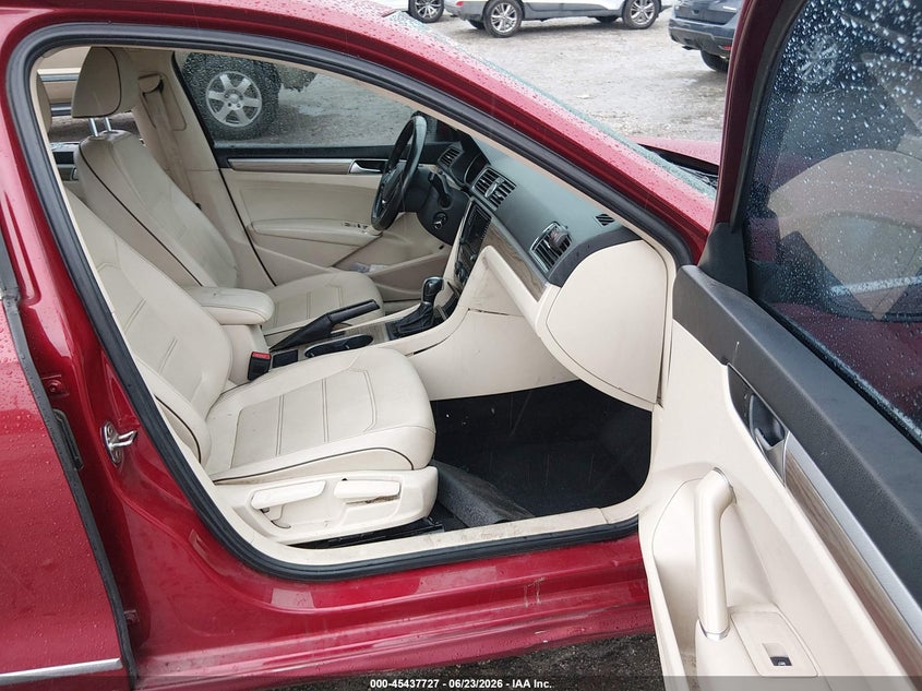 2016 VOLKSWAGEN PASSAT auction photo 5