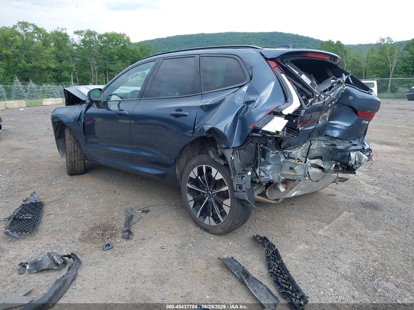 Vin: yv4h60rc9t1432953, lot: 45935884, volvo xc60 plug-in hybrid plus, t8 awd electric/gasoline, dark 20263