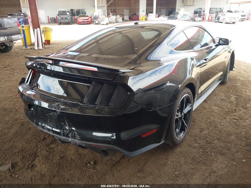 FORD MUSTANG - zdjęcie 4