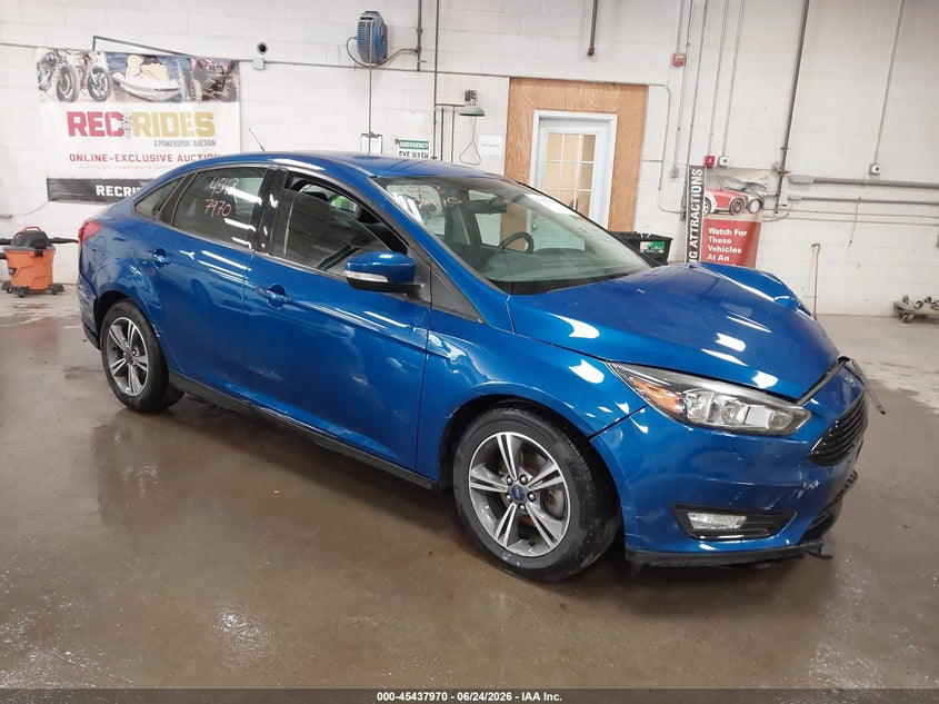 Vin: 1fadp3f2xjl200154, lot: 45936070, ford focus se 2018 img_1