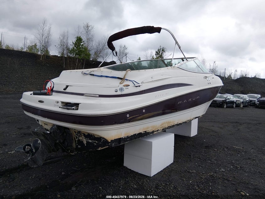 2002 MAXUM 23' auction photo 4