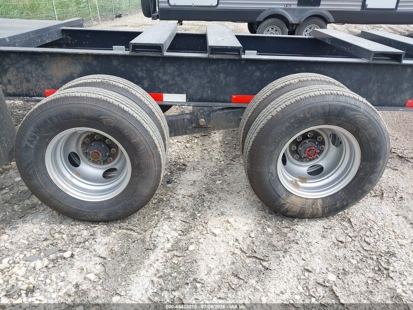 2026 GATOR GOOSENECK TRAILER auction photo 8