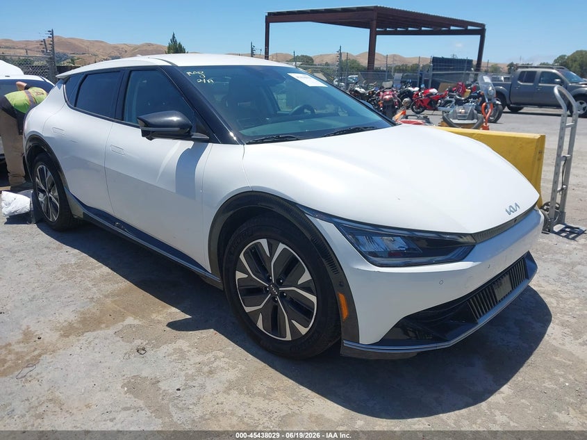 2022 KIA EV6  (VIN: KNDC3DLC6N5076138)