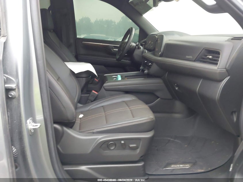 2025 CHEVROLET SUBURBAN auction photo 5