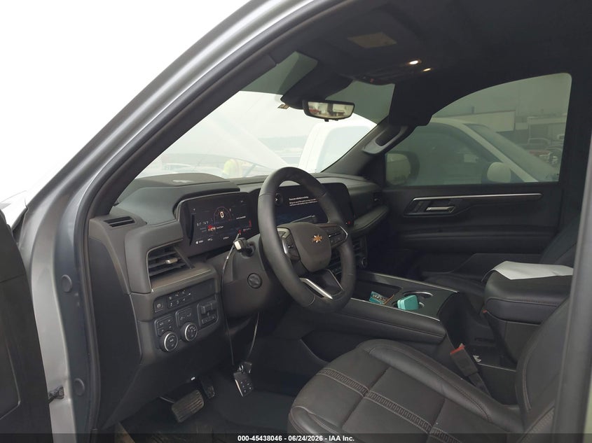 2025 CHEVROLET SUBURBAN auction photo 6