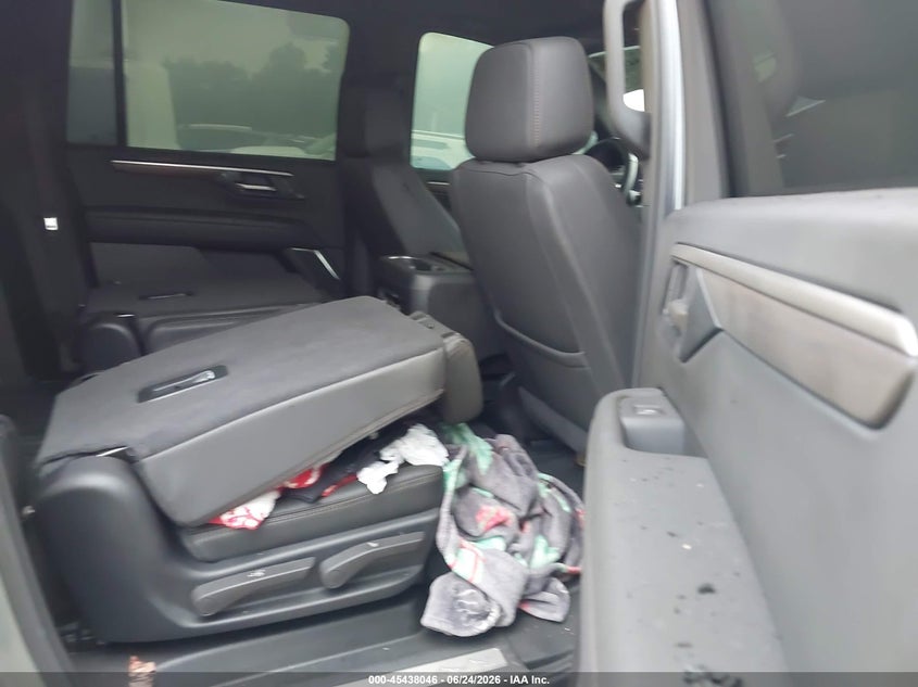 2025 CHEVROLET SUBURBAN auction photo 8