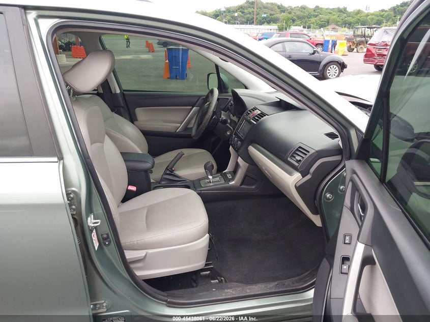 2014 SUBARU FORESTER auction photo 5